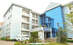 Ozom Hotel